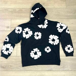 Denim tears hoodie 
Comes nicely packaged